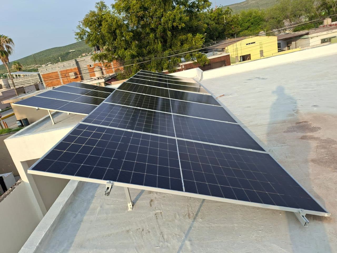 Paneles solares en casa habitación